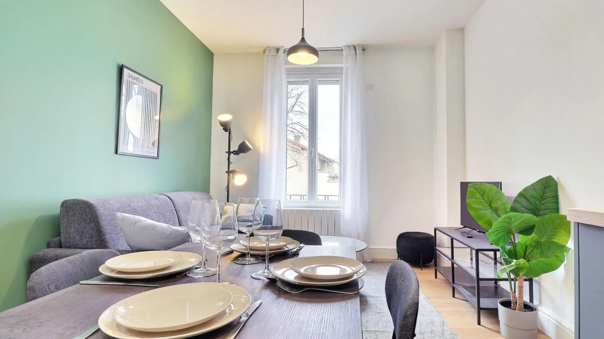 The Tavira - Magnificent Renovated T2 Apartment - Villeurbanne 0*,  France